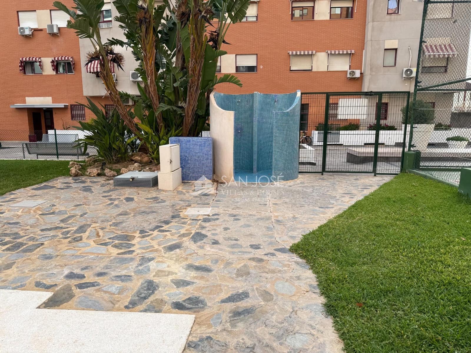 2 Zimmer Wohnung zu verkaufen in Alicante / Alacant Stadt mit Pool - 365.000 € (Ref: 9903832)