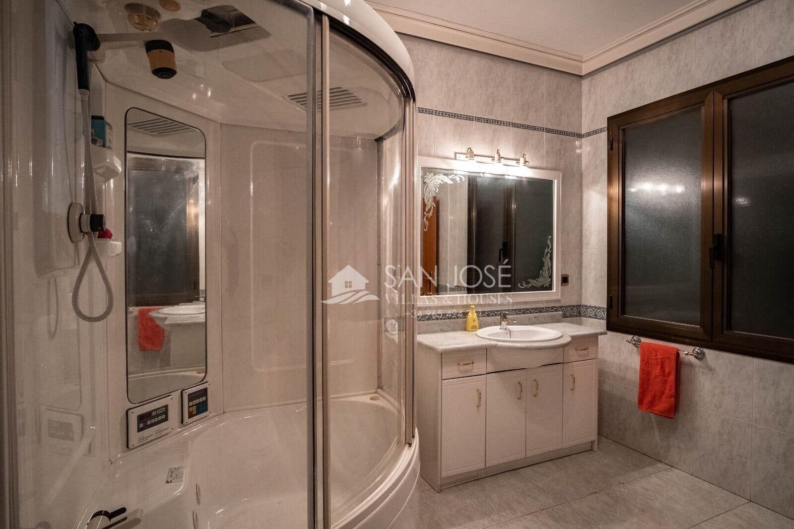 5 sypialnia Dom na sprzedaż w Novelda z garażem - 880 000 € (Ref: 9916056)