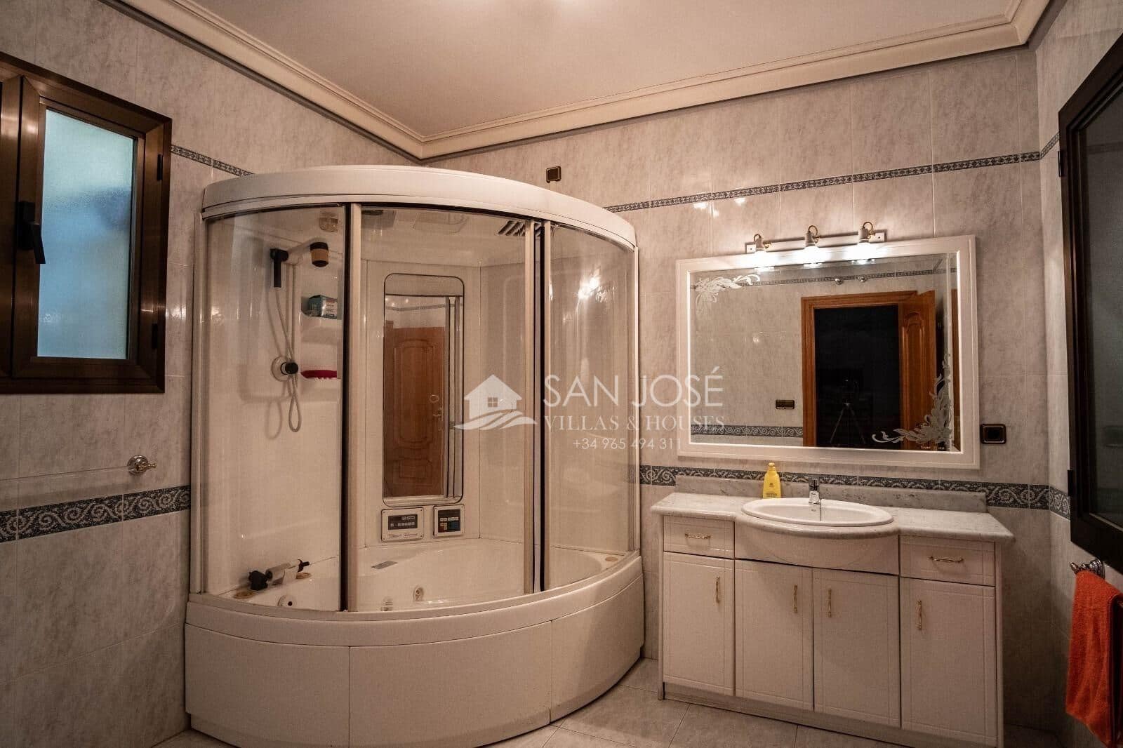 5 sypialnia Dom na sprzedaż w Novelda z garażem - 880 000 € (Ref: 9916056)