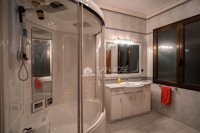 5 sypialnia Dom na sprzedaż w Novelda z garażem - 880 000 € (Ref: 9916056)