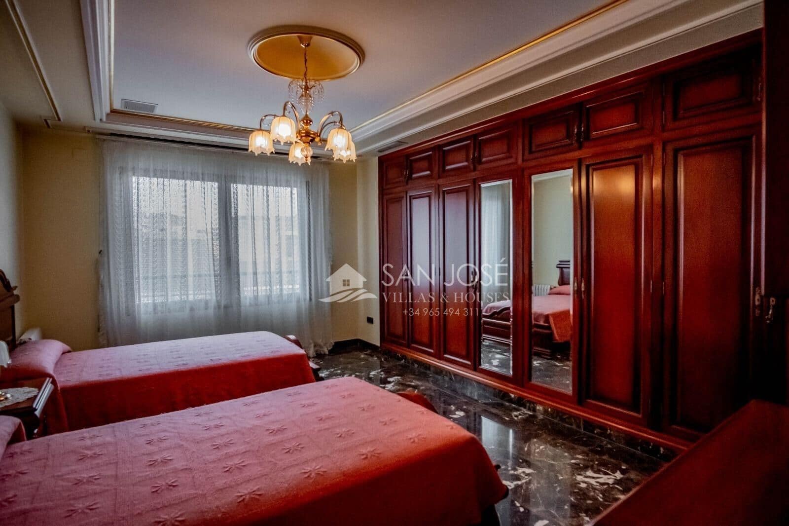 5 sypialnia Dom na sprzedaż w Novelda z garażem - 880 000 € (Ref: 9916056)