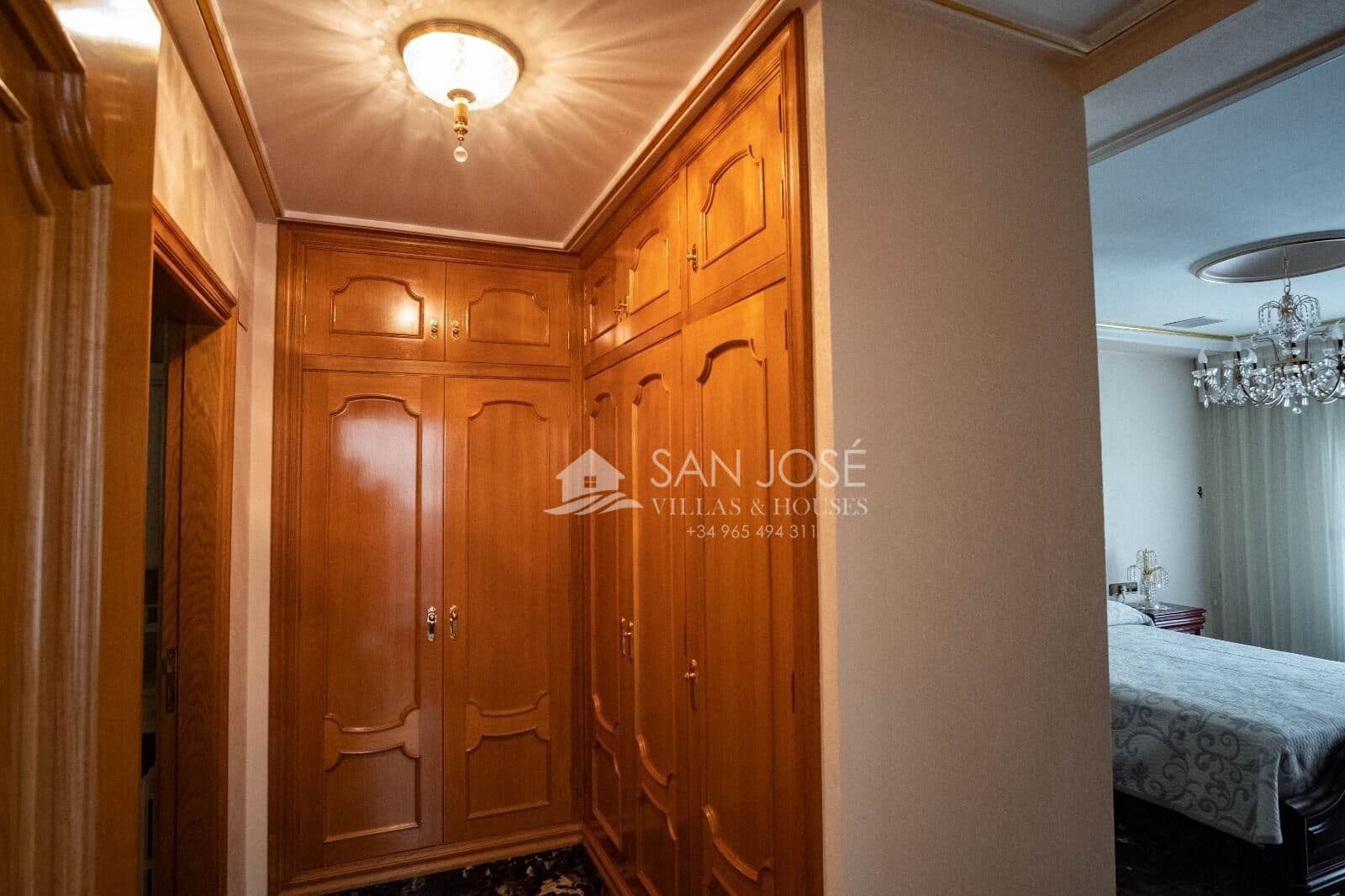 5 sypialnia Dom na sprzedaż w Novelda z garażem - 880 000 € (Ref: 9916056)