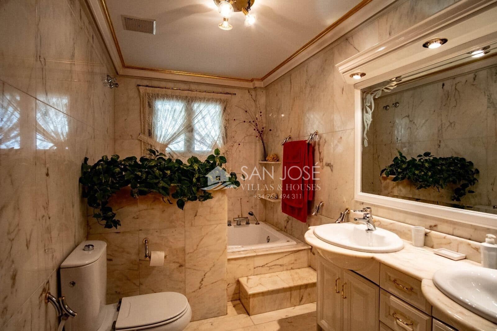 5 sypialnia Dom na sprzedaż w Novelda z garażem - 880 000 € (Ref: 9916056)