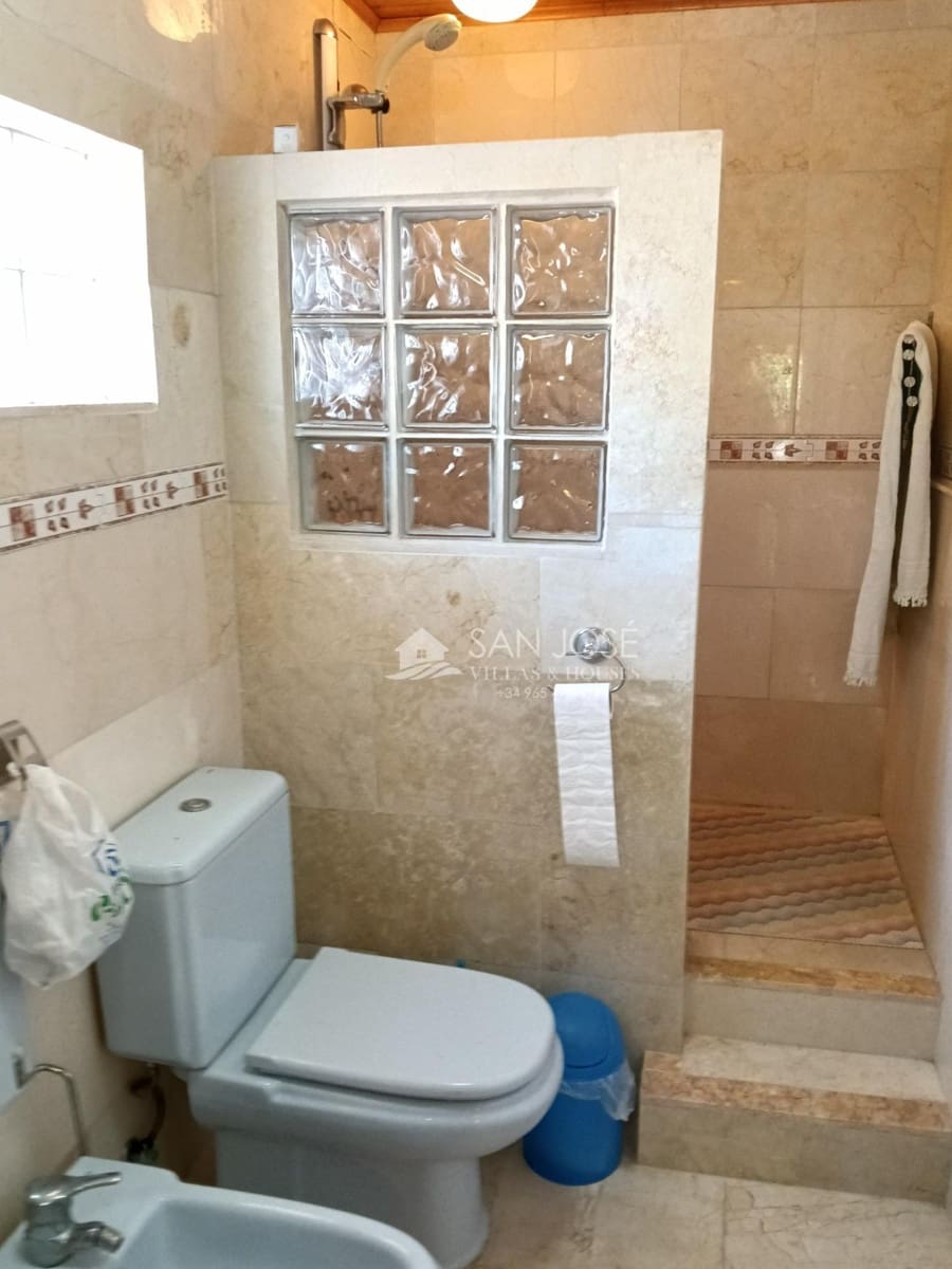 5 quarto Moradia para venda em La Romana com piscina - 276 580 € (Ref: 9934390)