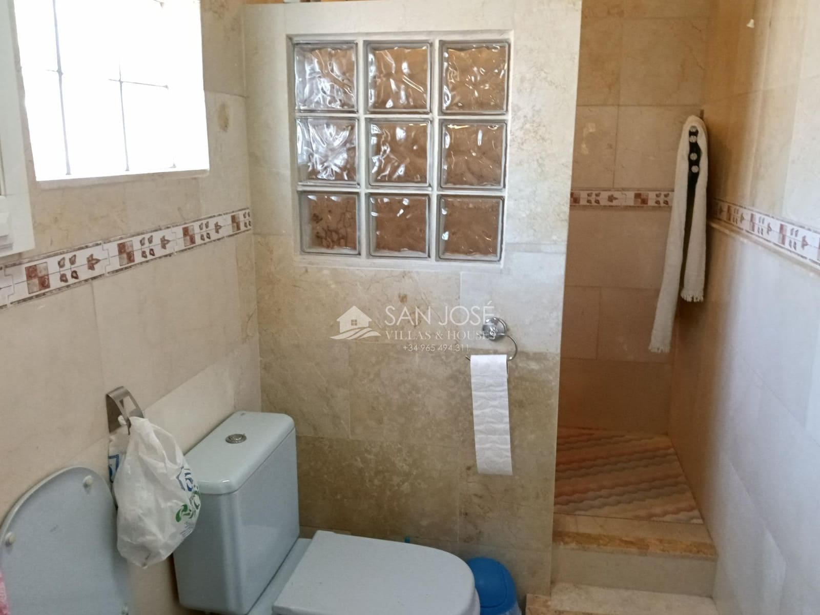 5 quarto Moradia para venda em La Romana com piscina - 276 580 € (Ref: 9934390)