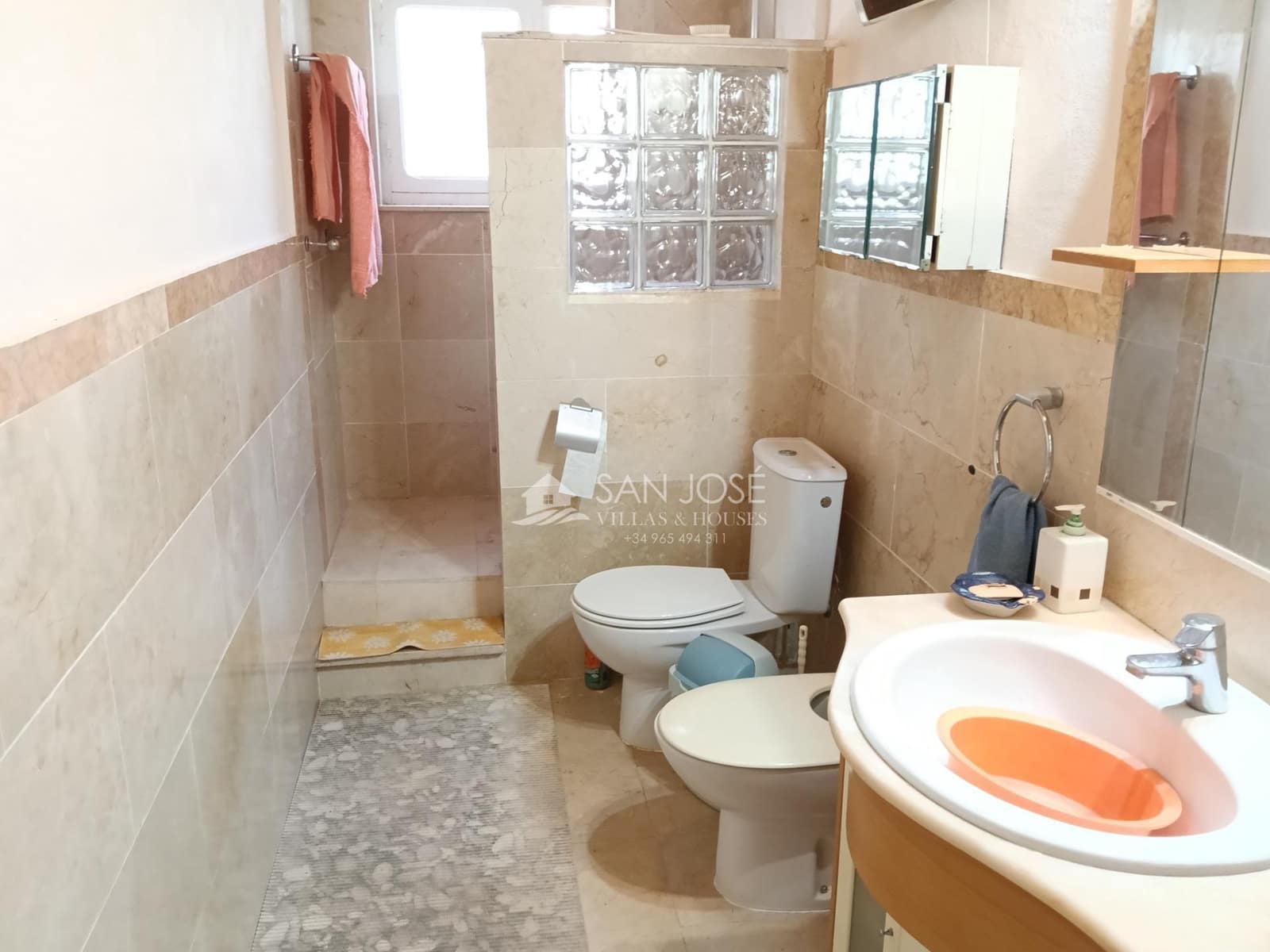 5 quarto Moradia para venda em La Romana com piscina - 276 580 € (Ref: 9934390)