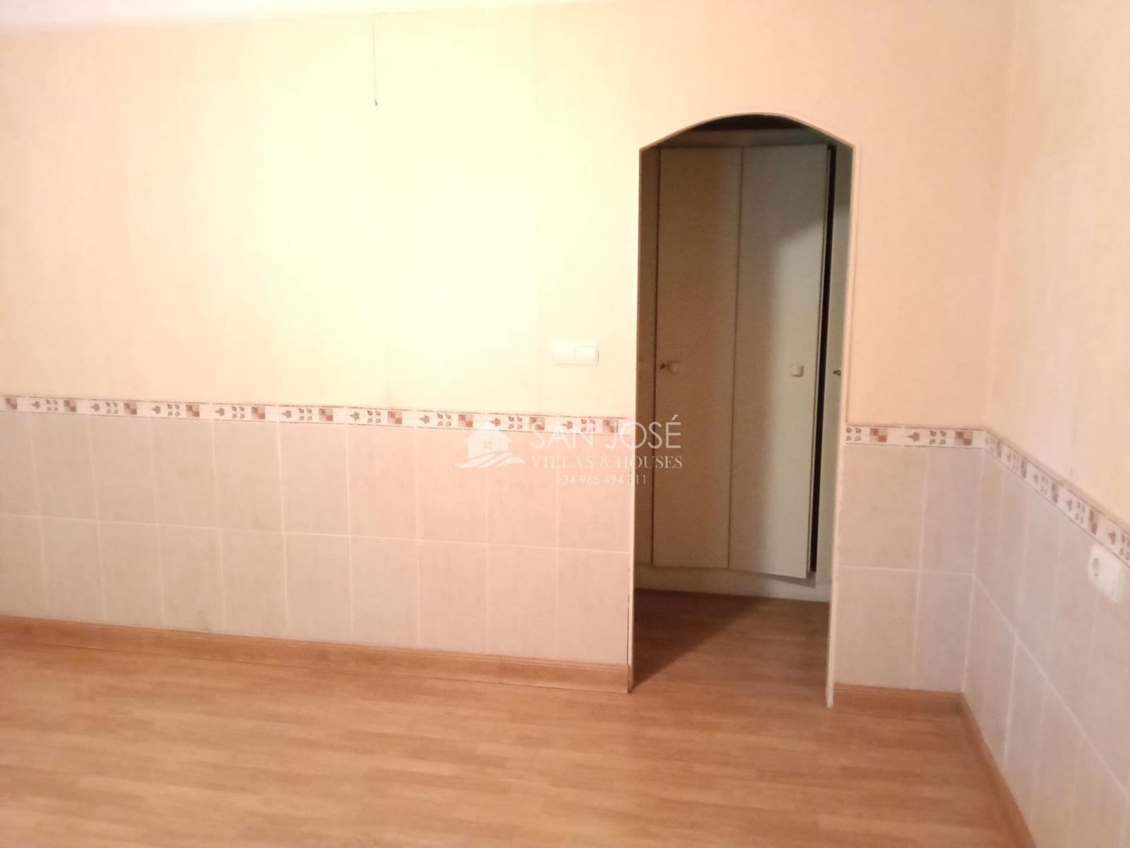 5 quarto Moradia para venda em La Romana com piscina - 276 580 € (Ref: 9934390)