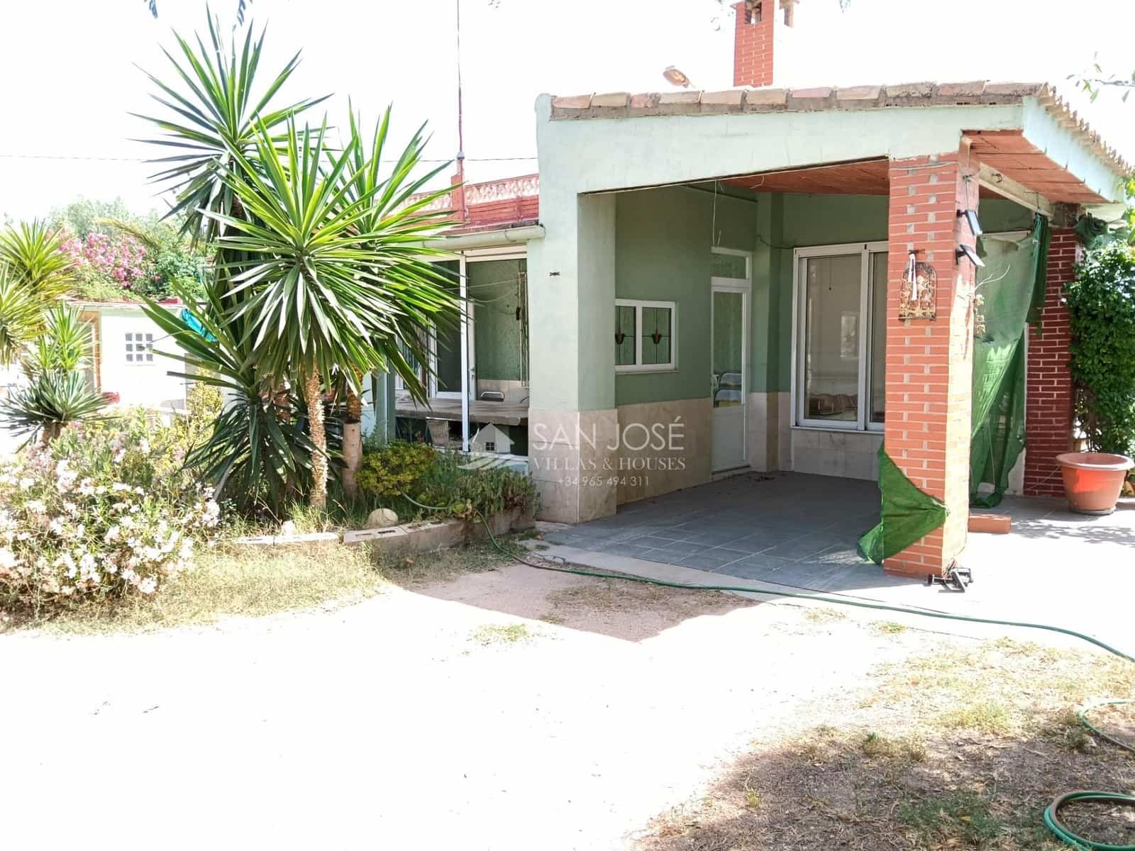 5 quarto Moradia para venda em La Romana com piscina - 276 580 € (Ref: 9934390)