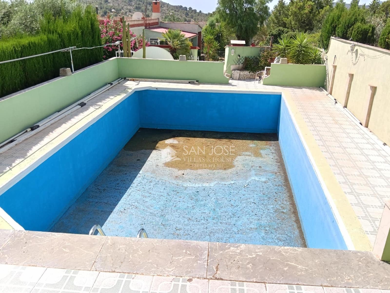 5 quarto Moradia para venda em La Romana com piscina - 276 580 € (Ref: 9934390)