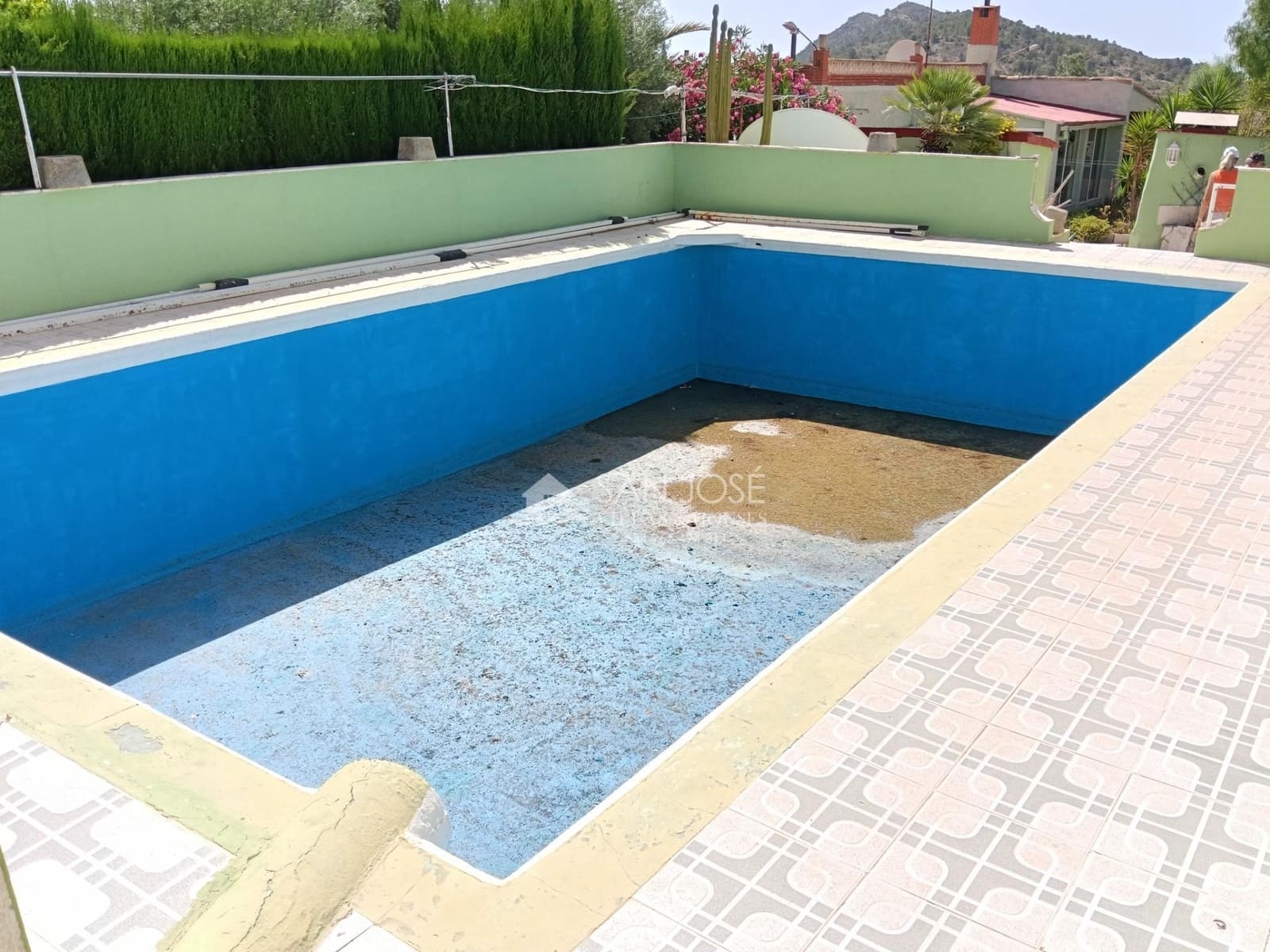 5 quarto Moradia para venda em La Romana com piscina - 276 580 € (Ref: 9934390)