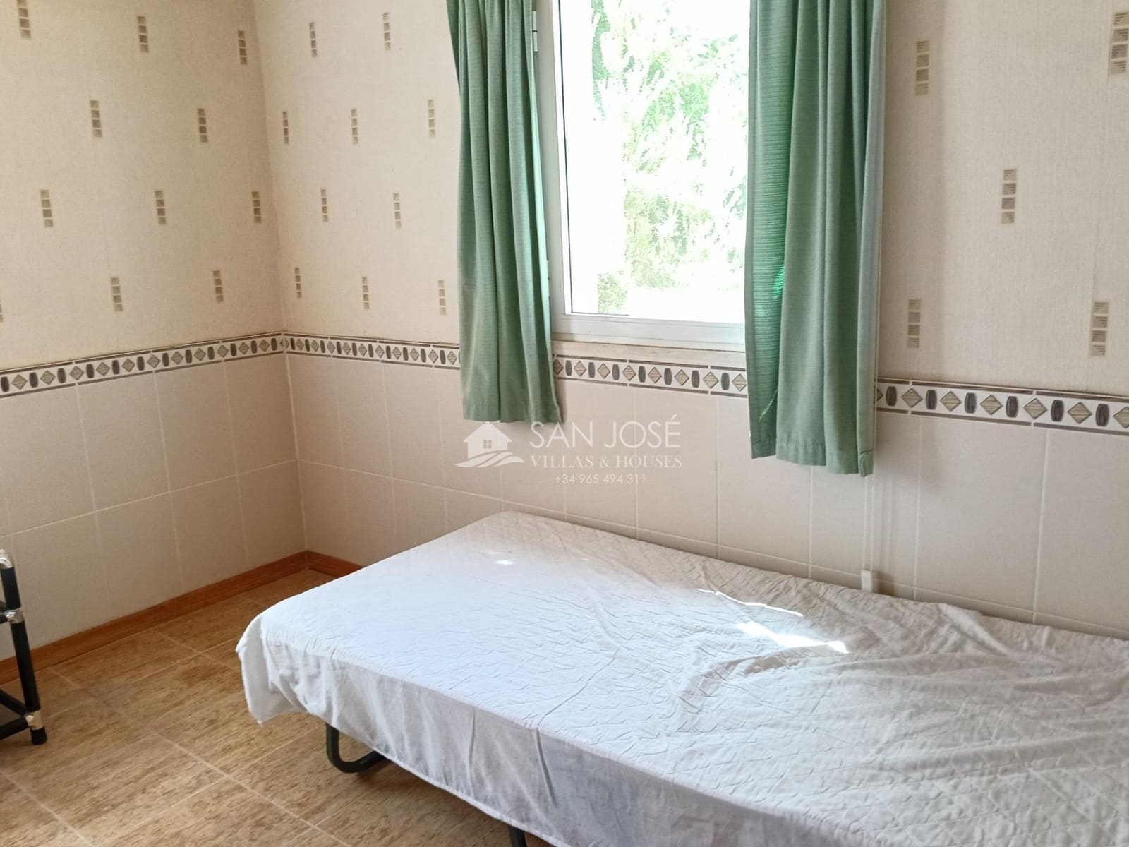 5 quarto Moradia para venda em La Romana com piscina - 276 580 € (Ref: 9934390)