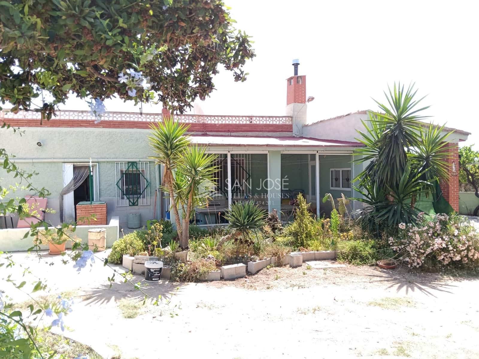 5 quarto Moradia para venda em La Romana com piscina - 276 580 € (Ref: 9934390)