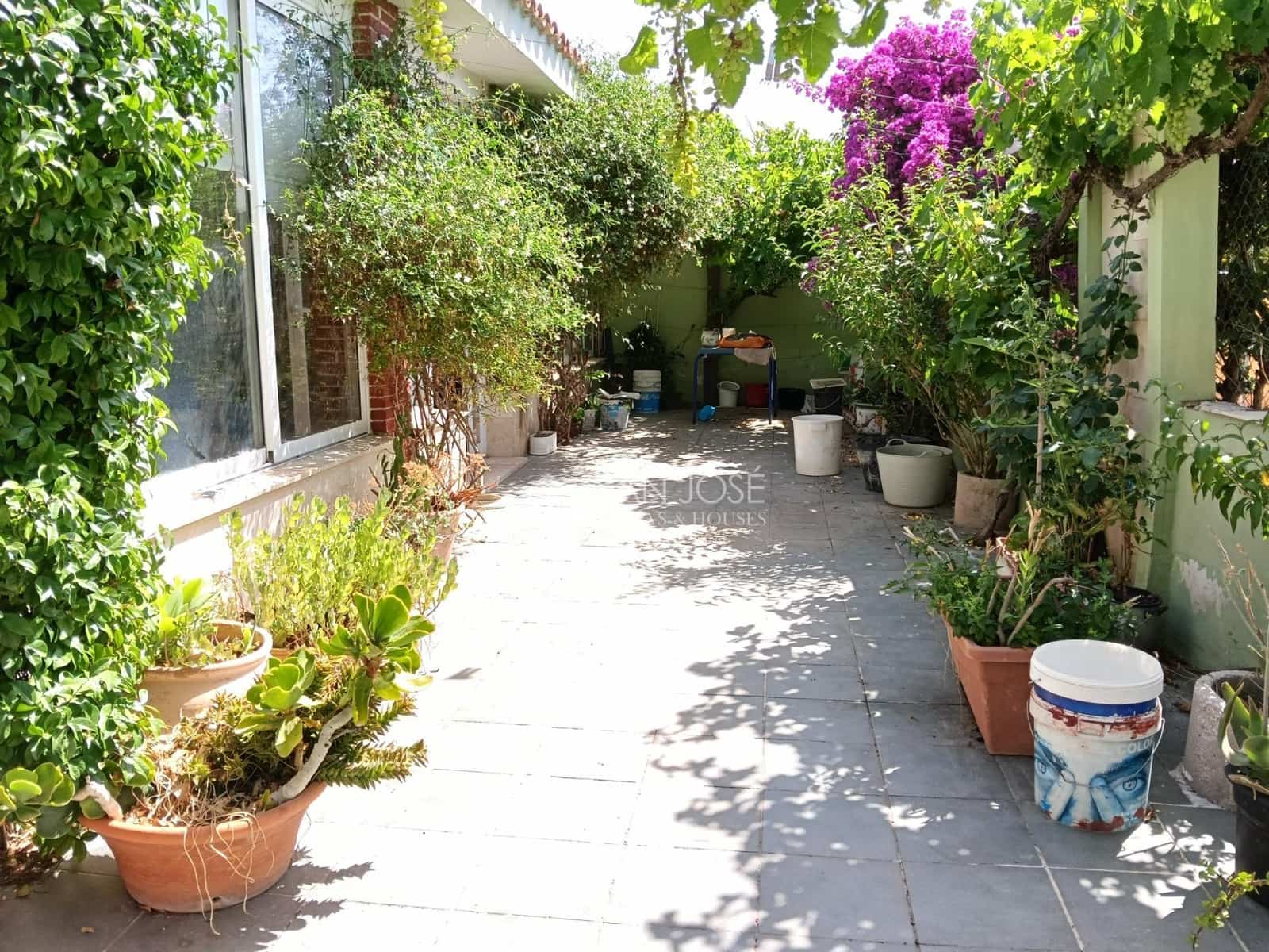 5 quarto Moradia para venda em La Romana com piscina - 276 580 € (Ref: 9934390)