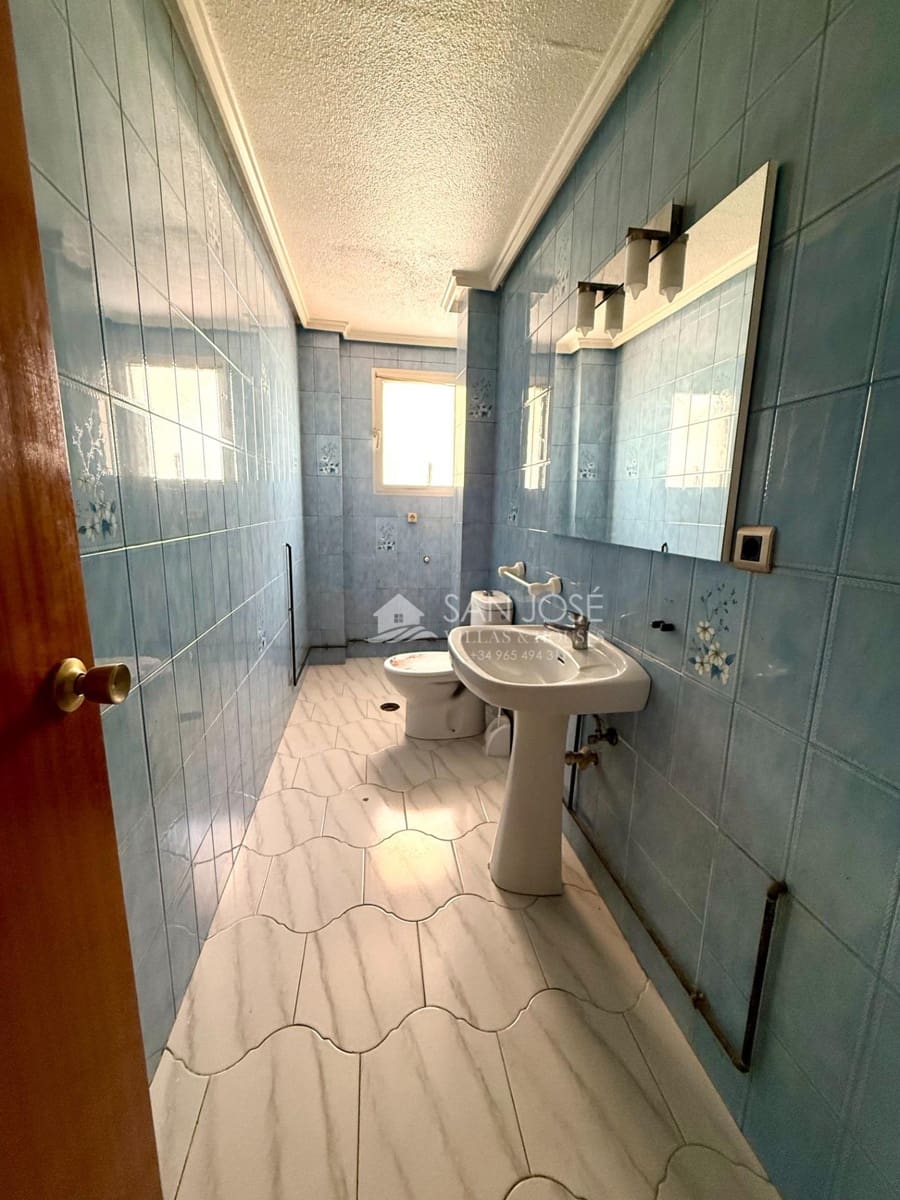 4 slaapkamer Flat te koop in Novelda - € 135.000 (Ref: 9945925)