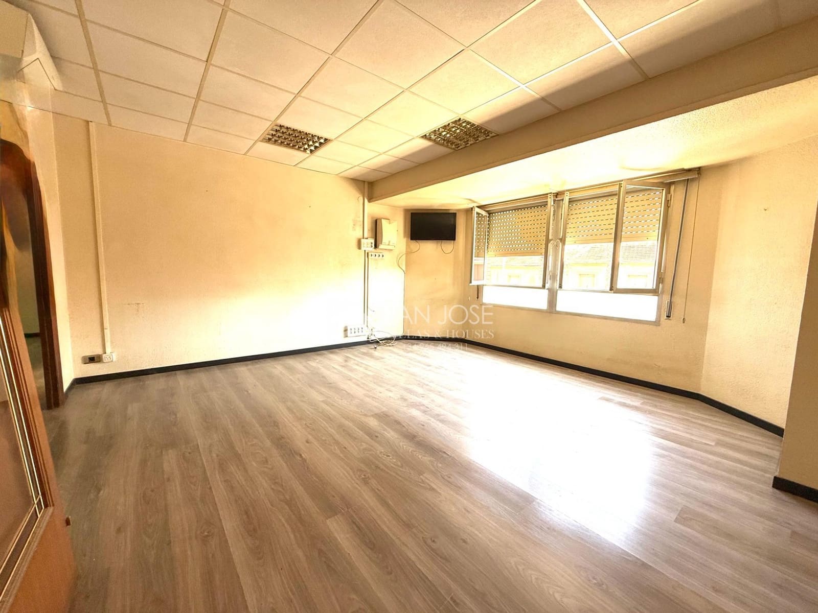 4 slaapkamer Flat te koop in Novelda - € 135.000 (Ref: 9945925)