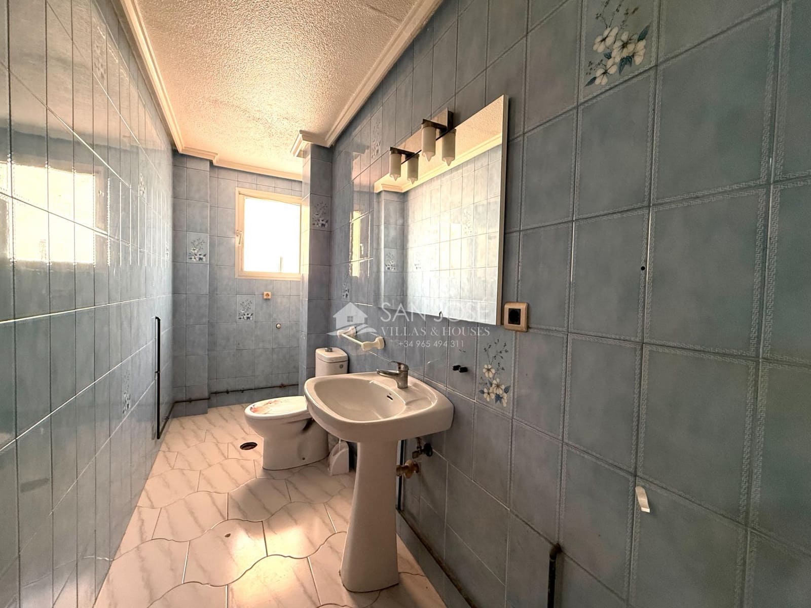 4 slaapkamer Flat te koop in Novelda - € 135.000 (Ref: 9945925)