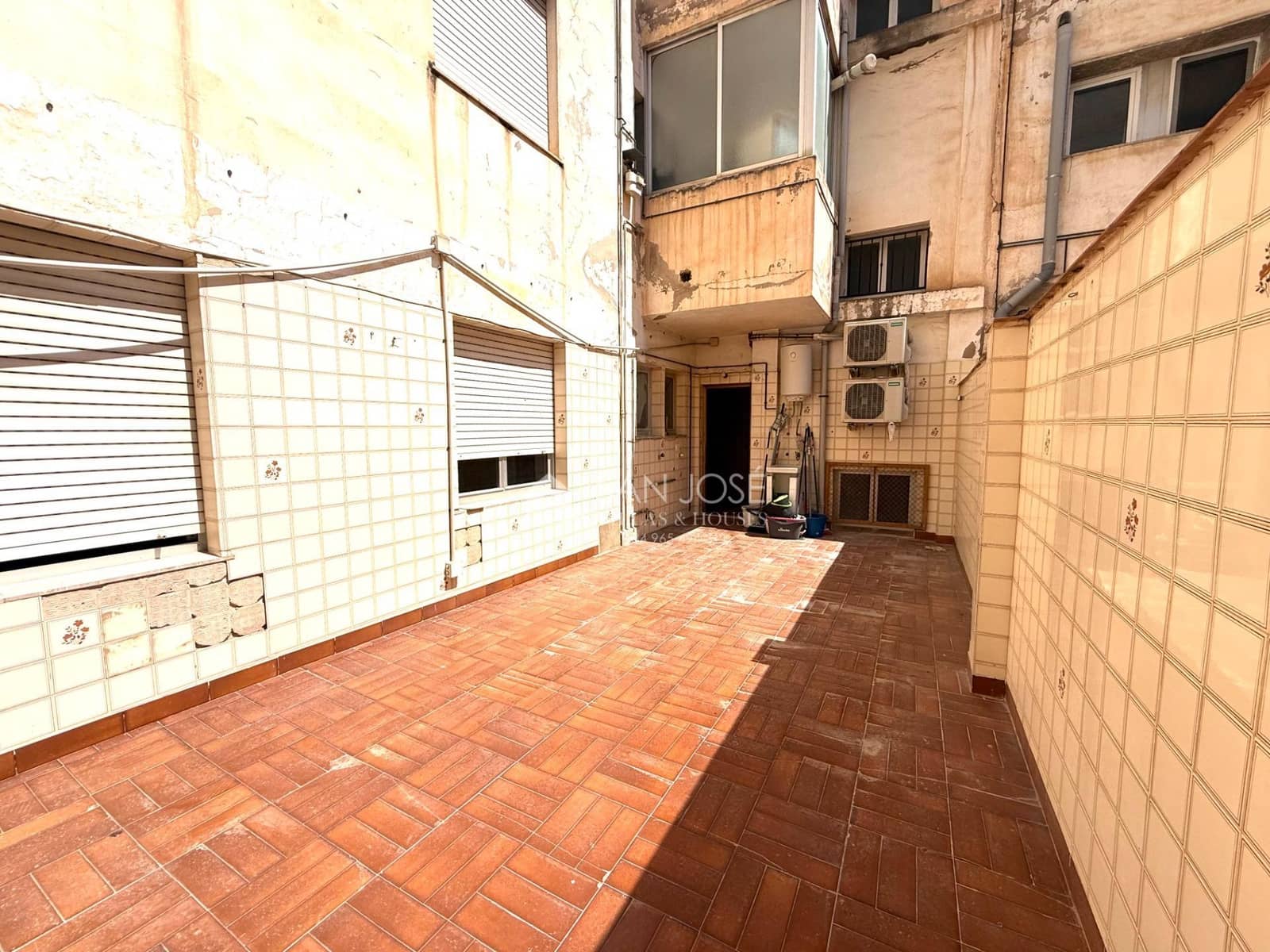 4 slaapkamer Flat te koop in Novelda - € 135.000 (Ref: 9945925)