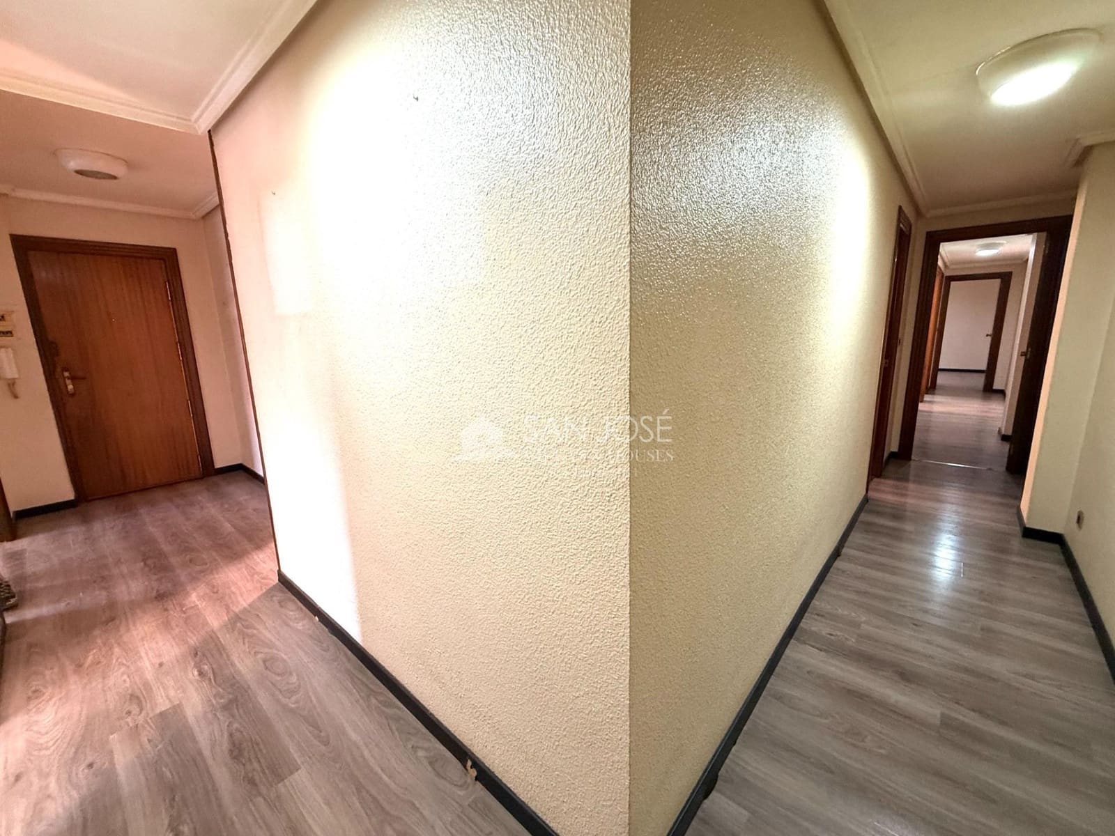 4 slaapkamer Flat te koop in Novelda - € 135.000 (Ref: 9945925)