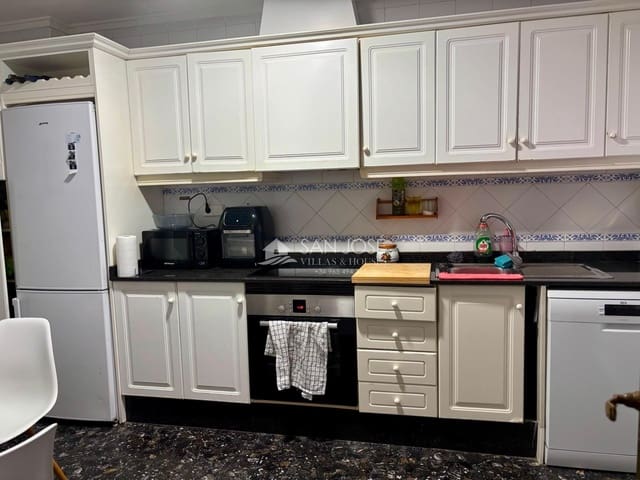 3 sypialnia Mieszkanie do wynajęcia w Aspe z basenem - 700 € (Ref: 9954396)