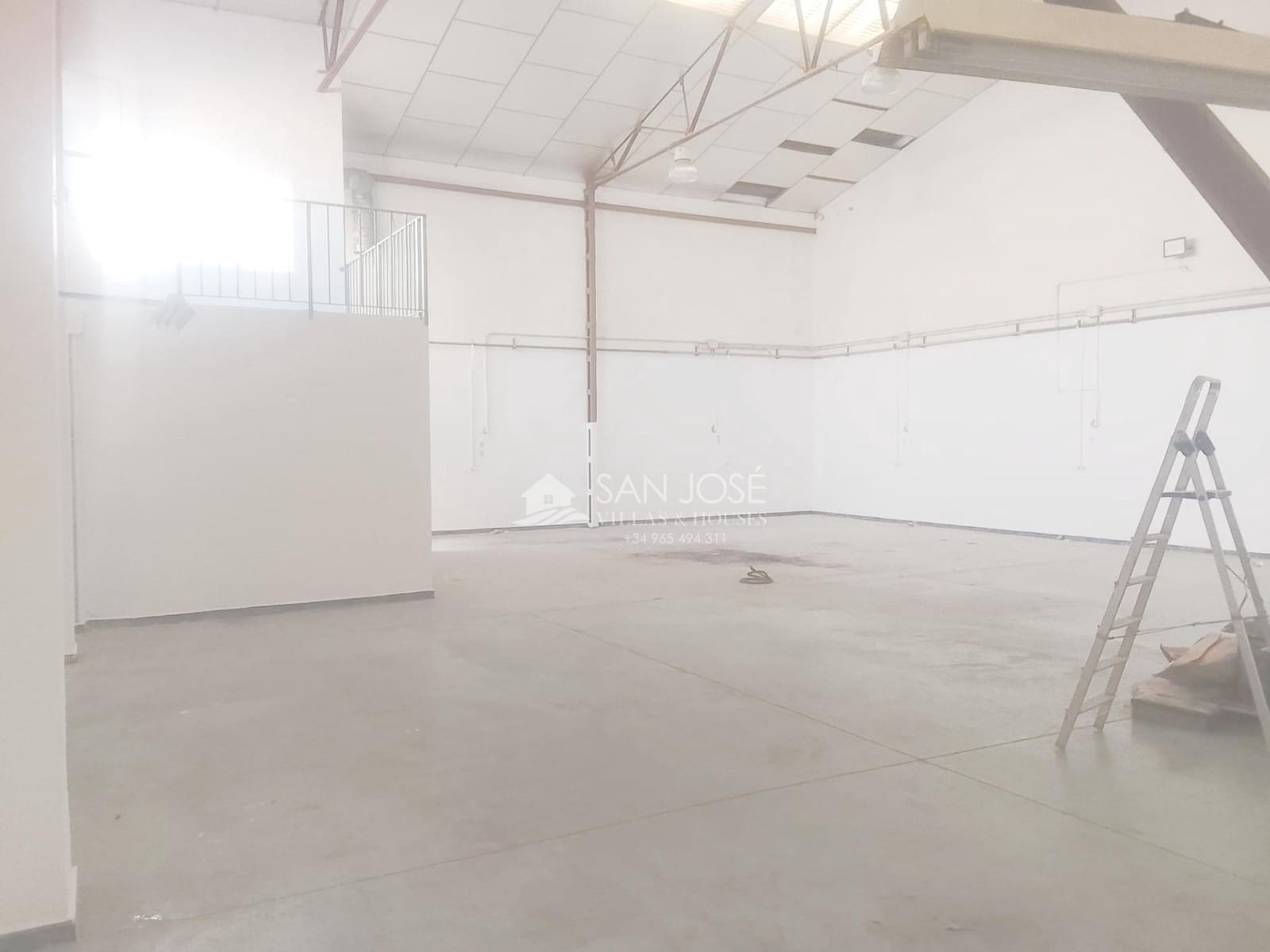 Business for rent in Elche / Elx - € 1,200 (Ref: 9963320)