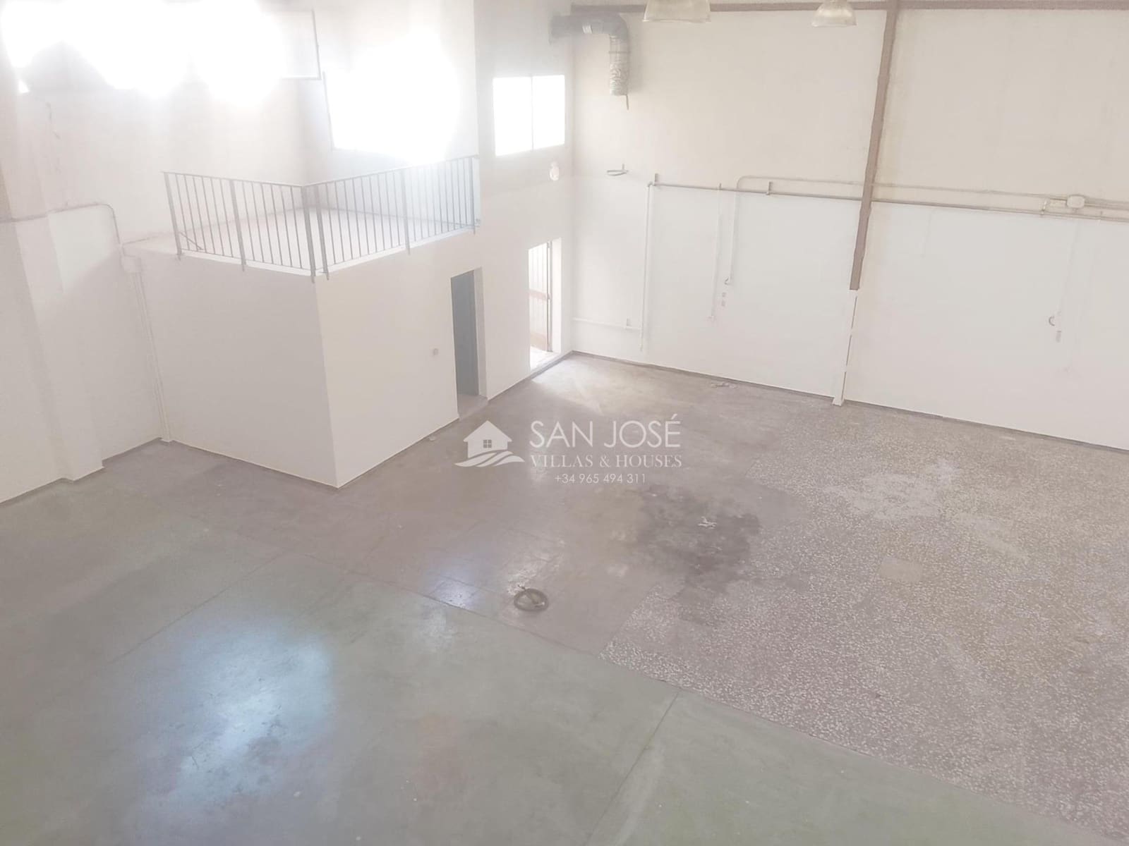 Business for rent in Elche / Elx - € 1,200 (Ref: 9963320)