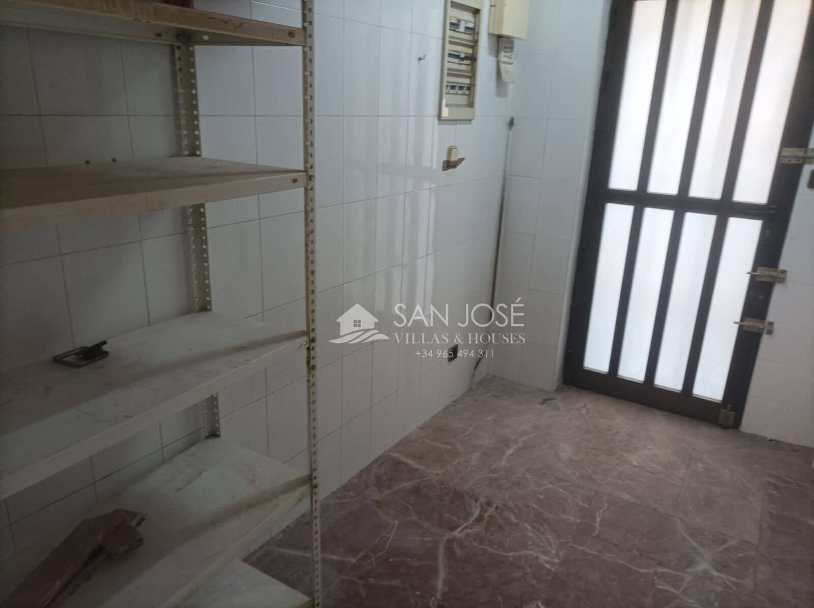 Commercial for rent in Elche / Elx - € 600 (Ref: 9963321)