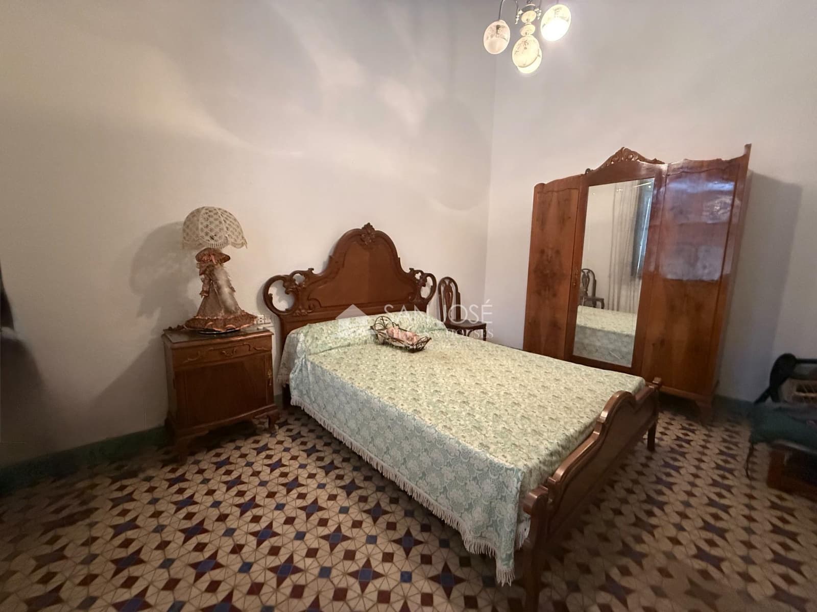 4 bedroom Villa for sale in La Romana with garage - € 180,000 (Ref: 9965468)