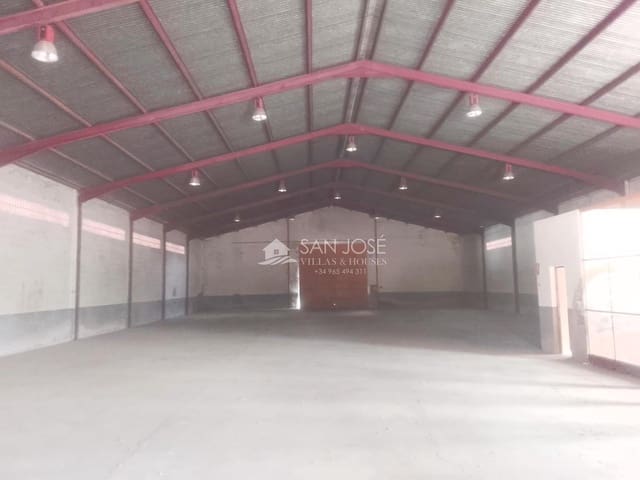Yritys myytävänä paikassa La Romana - 249 000 € (Ref: 9966796)