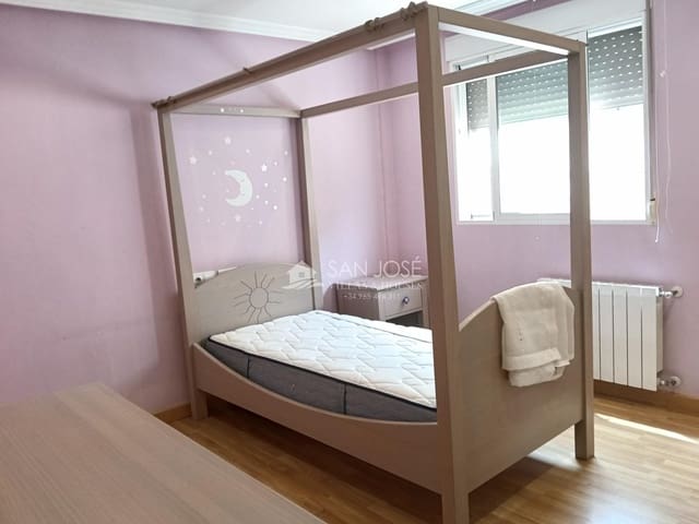Bungalow de 4 chambres à louer à Aspe avec garage - 1 200 € (Ref: 9970781)