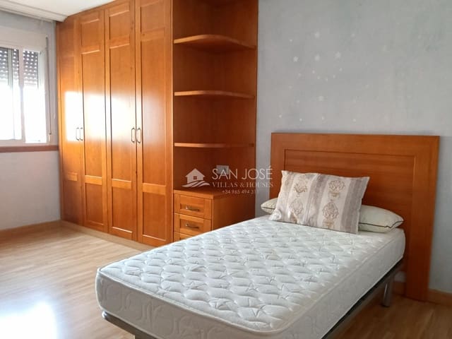 Bungalow de 4 chambres à louer à Aspe avec garage - 1 200 € (Ref: 9970781)