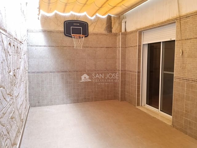 Bungalow de 4 chambres à louer à Aspe avec garage - 1 200 € (Ref: 9970781)