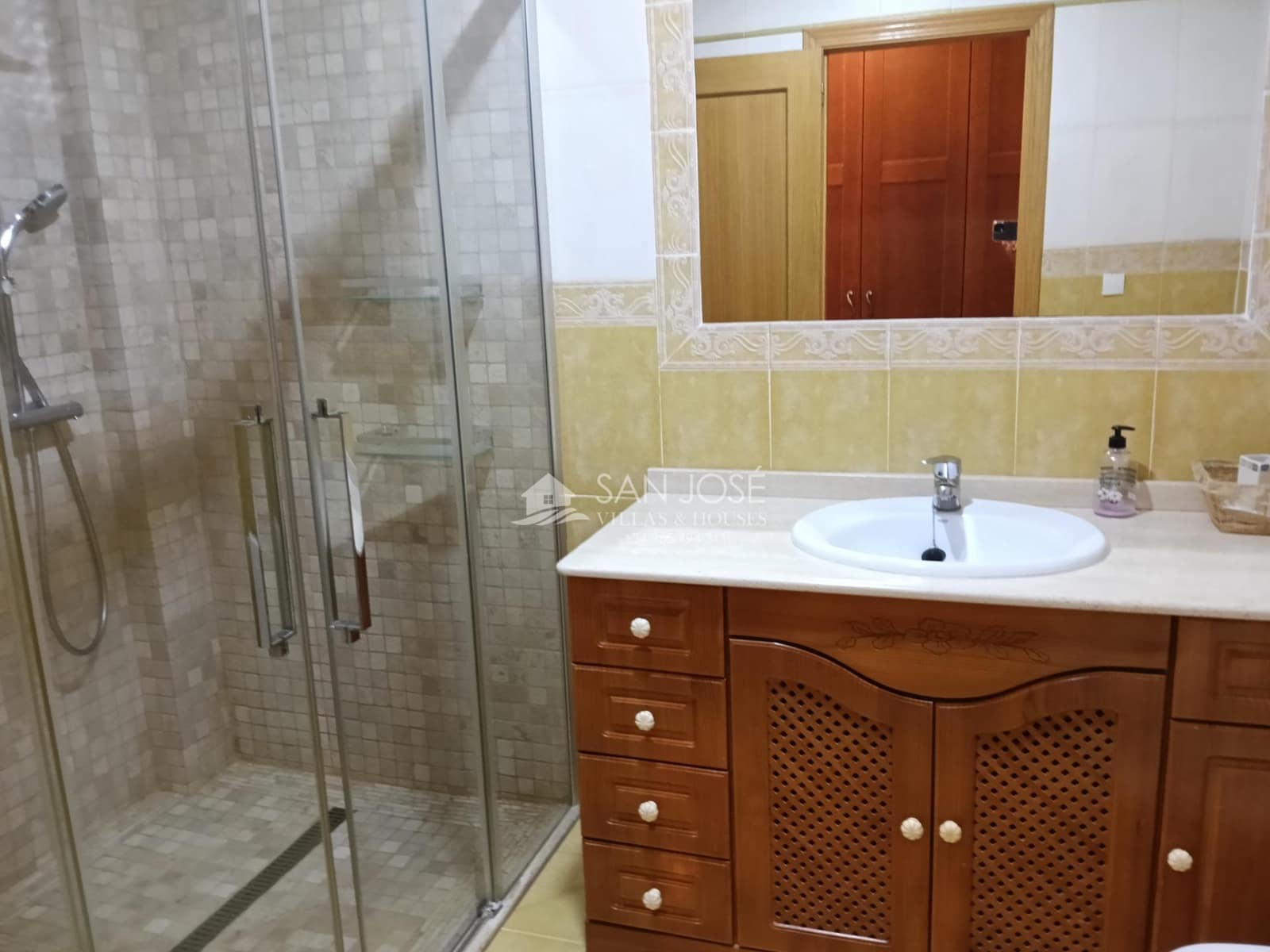 4 bedroom Bungalow for rent in Aspe with garage - € 1,200 (Ref: 9970781)