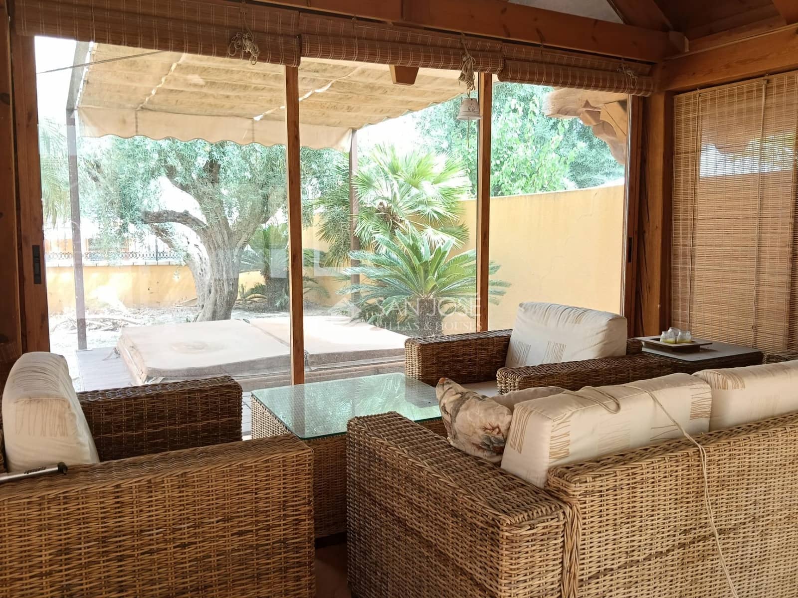 4 bedroom Bungalow for rent in Aspe with garage - € 1,200 (Ref: 9970781)
