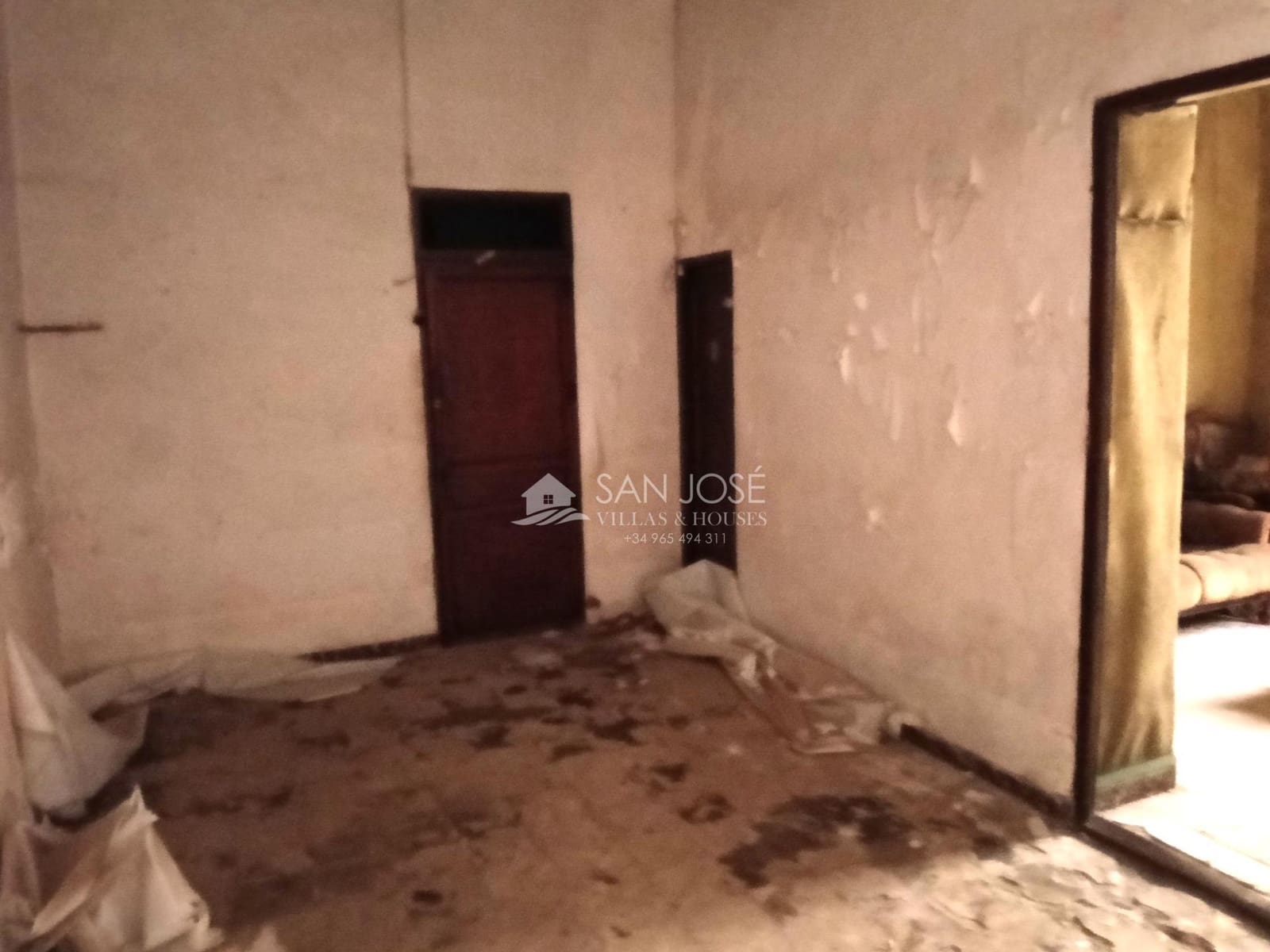 8 slaapkamer Huis te koop in Aspe - € 97.260 (Ref: 9970789)