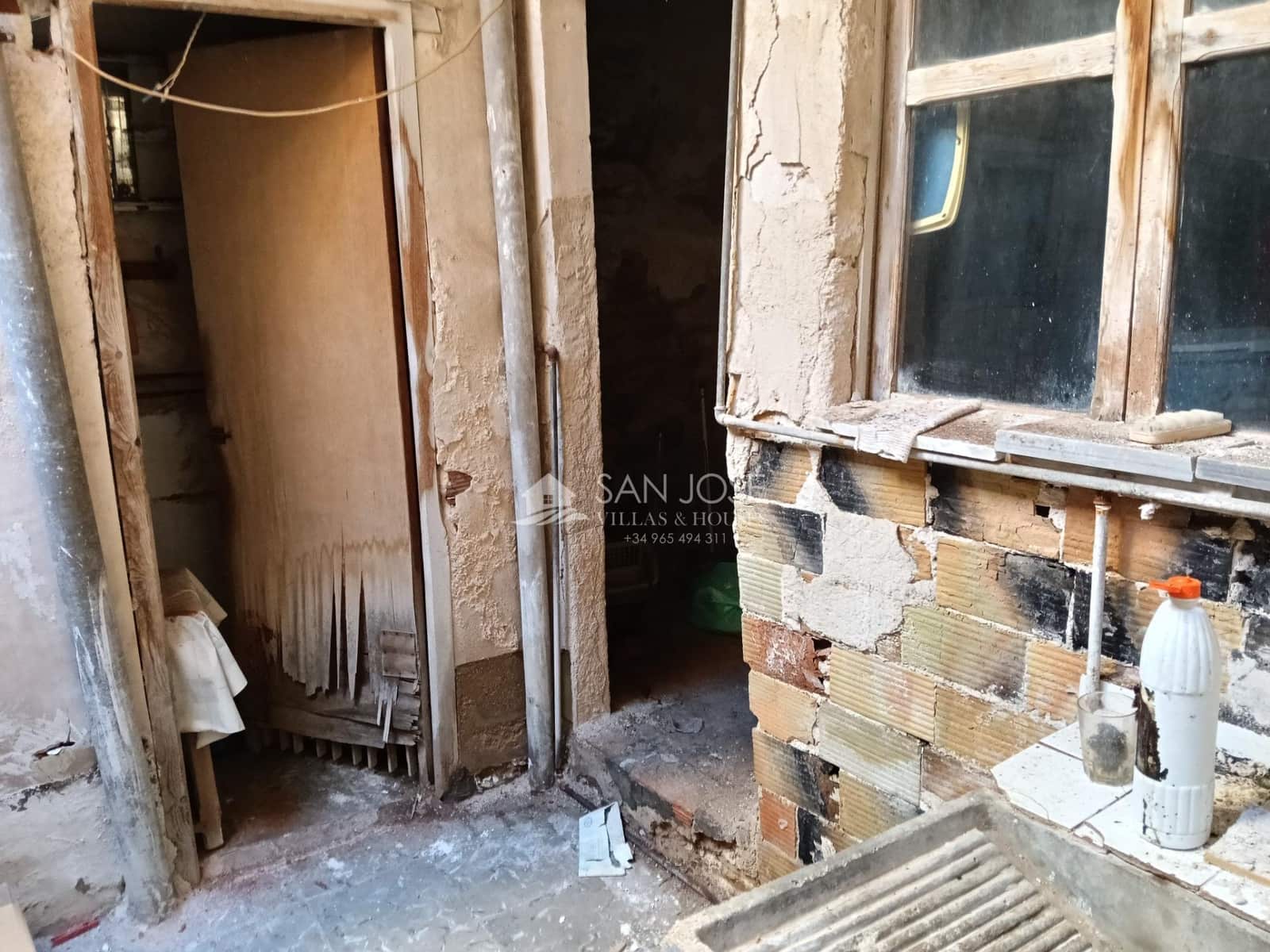 8 slaapkamer Huis te koop in Aspe - € 97.260 (Ref: 9970789)
