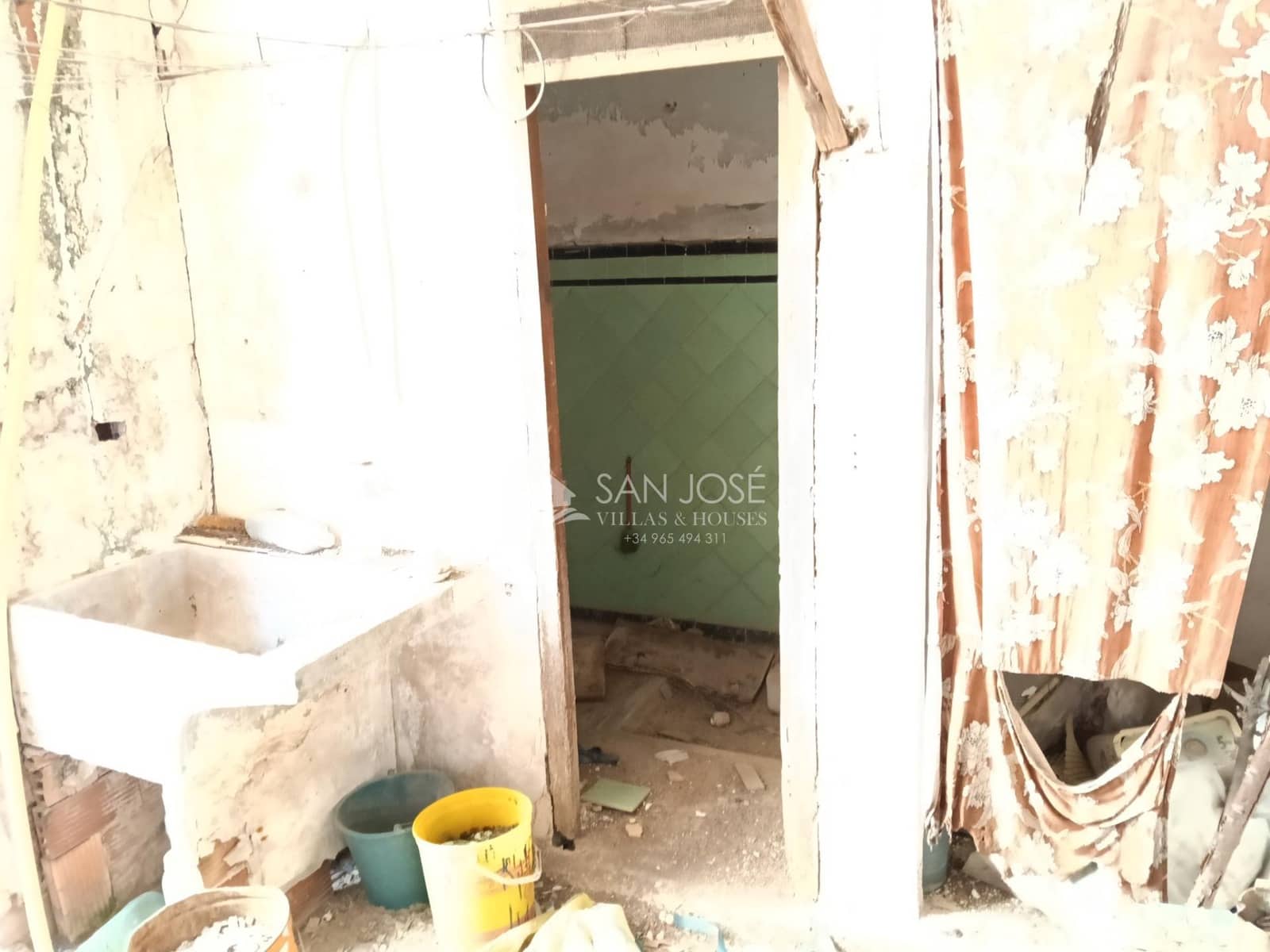 8 slaapkamer Huis te koop in Aspe - € 97.260 (Ref: 9970789)