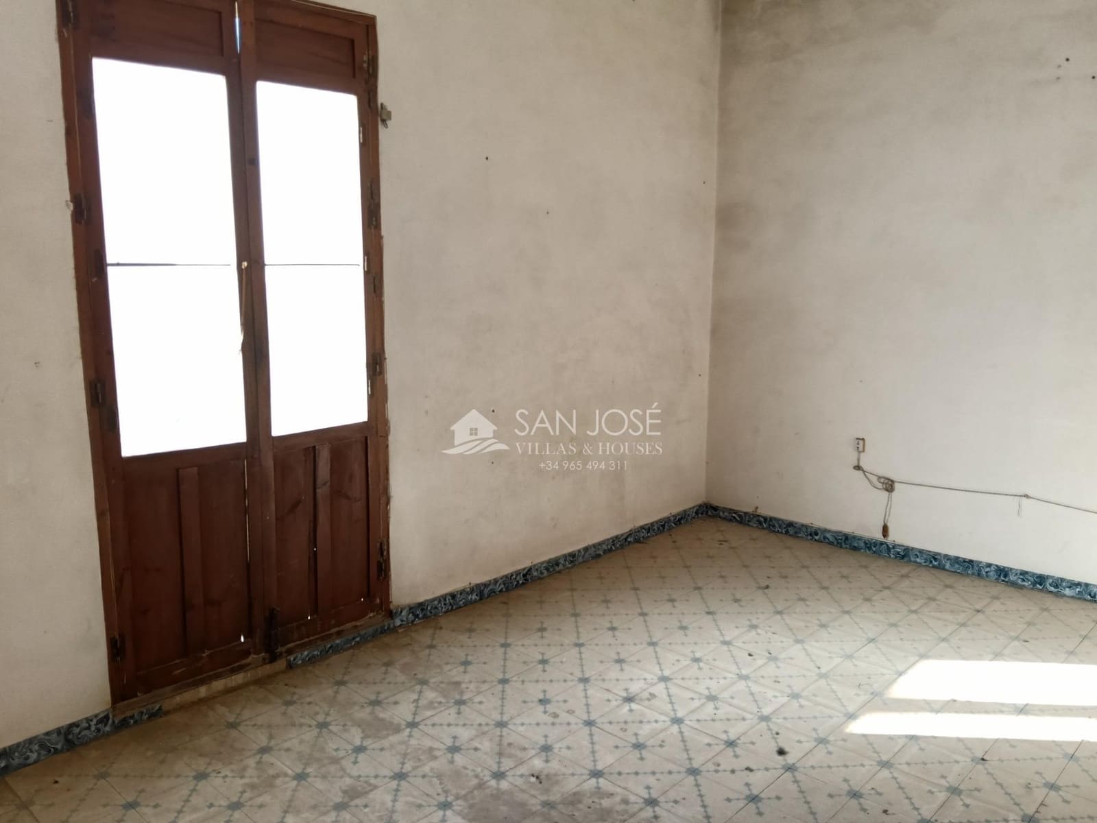 8 slaapkamer Huis te koop in Aspe - € 97.260 (Ref: 9970789)