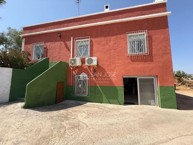 Chalet de 4 habitaciones en Aspe en venta con piscina - 298.000 € (Ref: 9994420)
