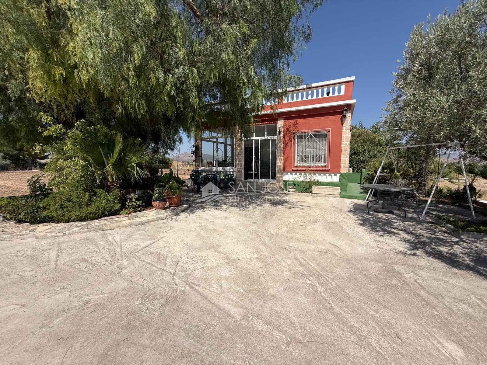 Chalet de 4 habitaciones en Aspe en venta con piscina - 298.000 € (Ref: 9994420)