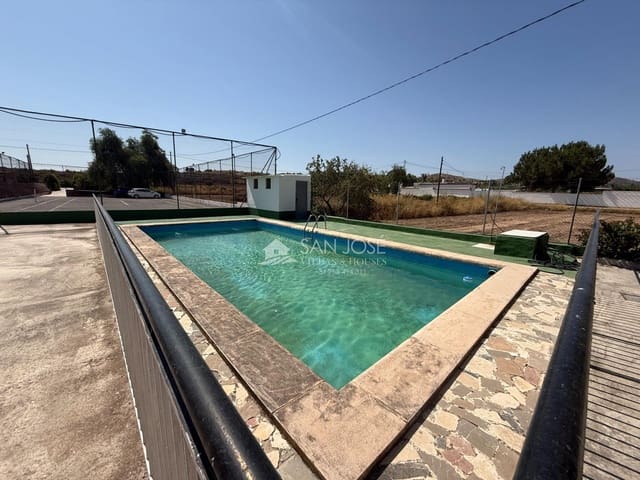 Chalet de 4 habitaciones en Aspe en venta con piscina - 298.000 € (Ref: 9994420)