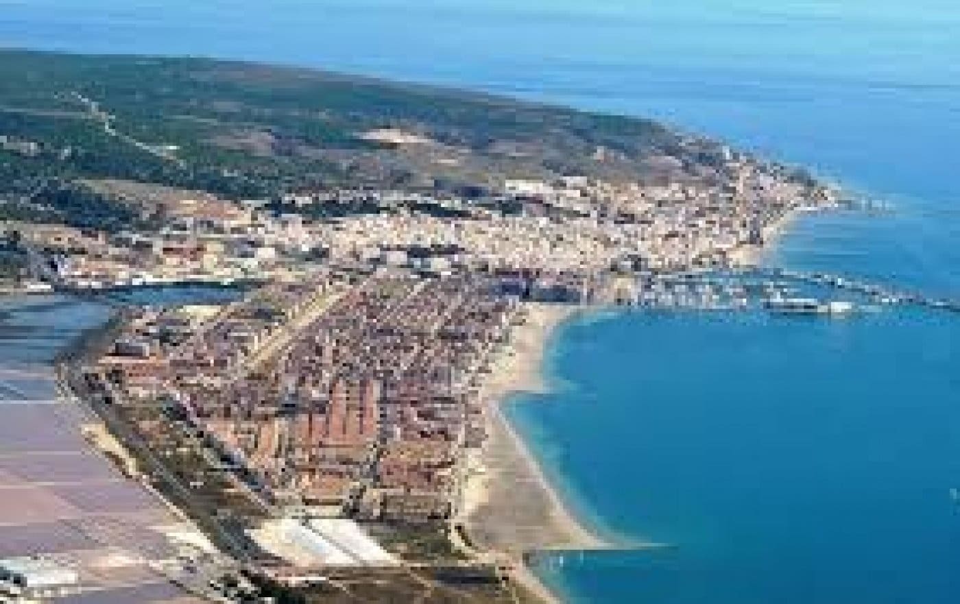 4 soveværelse Bungalow til salg i Santa Pola med swimmingpool garage - € 356.000 (Ref: 9349909)