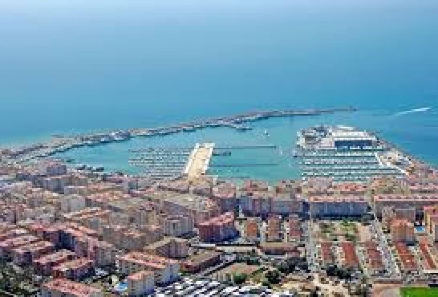 4 soveværelse Bungalow til salg i Santa Pola med swimmingpool garage - € 356.000 (Ref: 9349909)