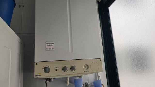 4 soveværelse Lejlighed til salg i Hellín med garage - € 226.000 (Ref: 9349917)