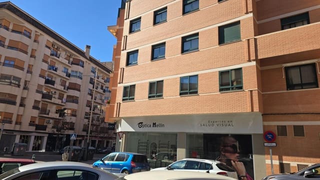 4 soveværelse Lejlighed til salg i Hellín med garage - € 220.000 (Ref: 9349917)