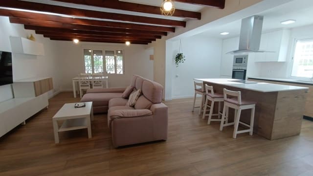 Chalet de 6 habitaciones en Elche / Elx en venta con piscina garaje - 390.000 € (Ref: 9349921)