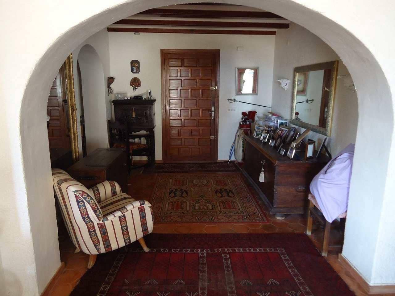 6 slaapkamer Villa te koop in Montiboli met zwembad garage - € 3.750.000 (Ref: 9349922)