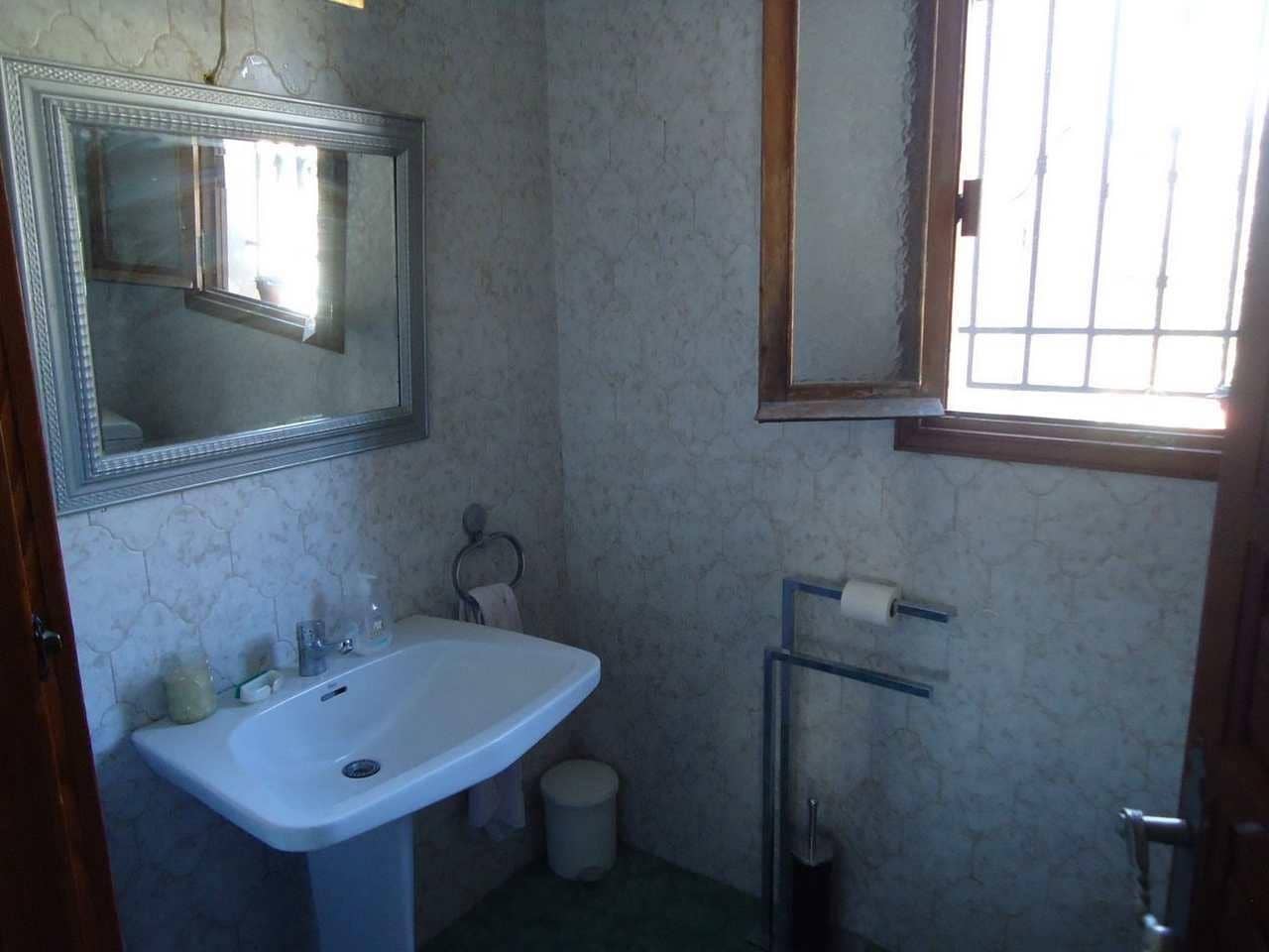 6 slaapkamer Villa te koop in Montiboli met zwembad garage - € 3.750.000 (Ref: 9349922)