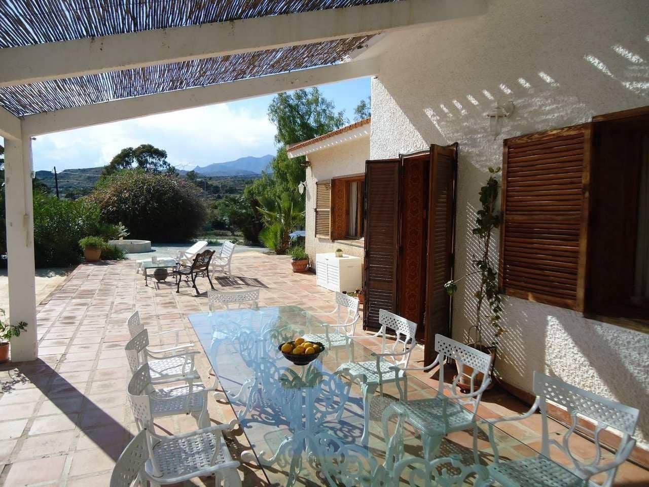 6 slaapkamer Villa te koop in Montiboli met zwembad garage - € 3.750.000 (Ref: 9349922)