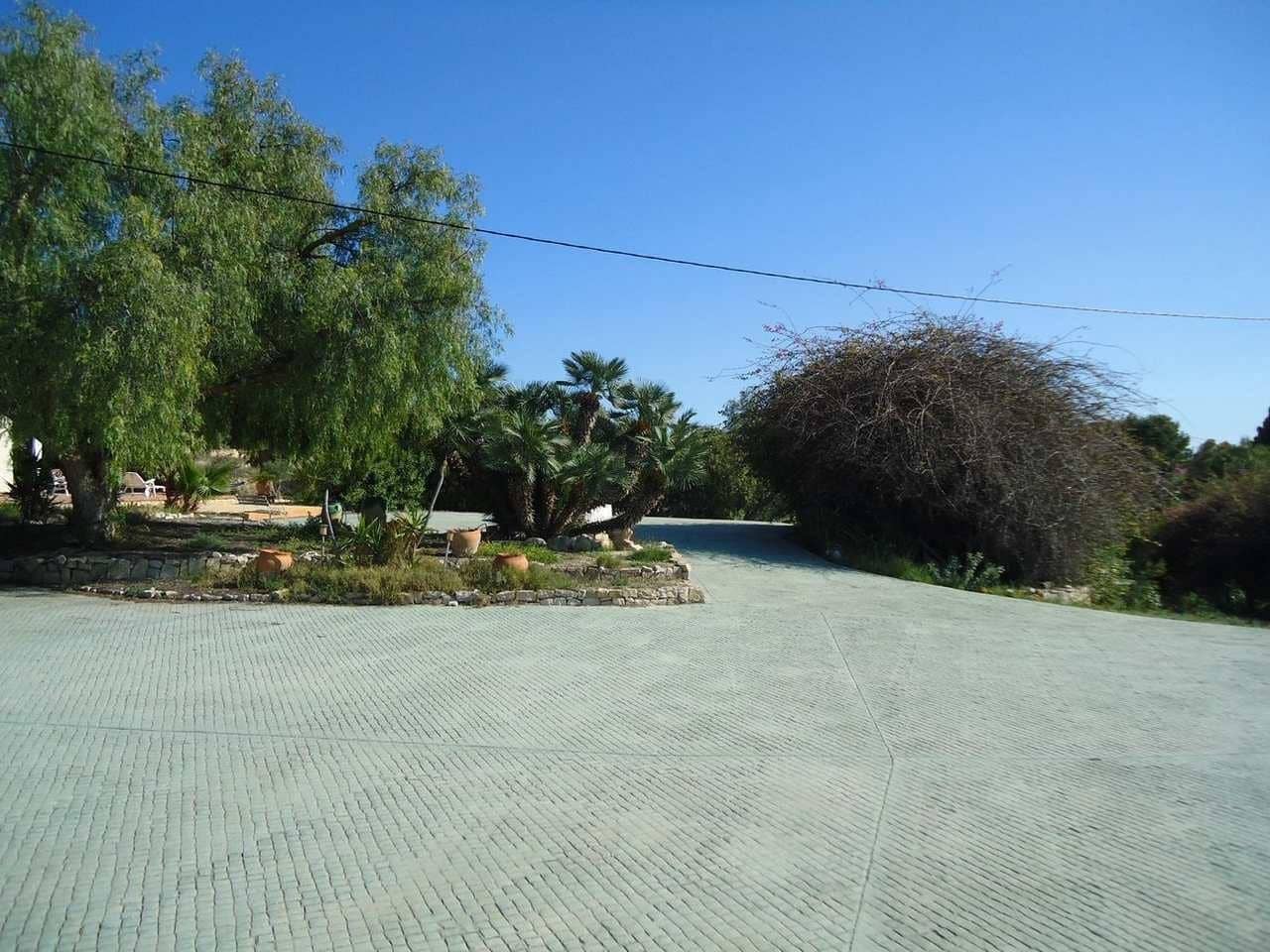 6 slaapkamer Villa te koop in Montiboli met zwembad garage - € 3.750.000 (Ref: 9349922)