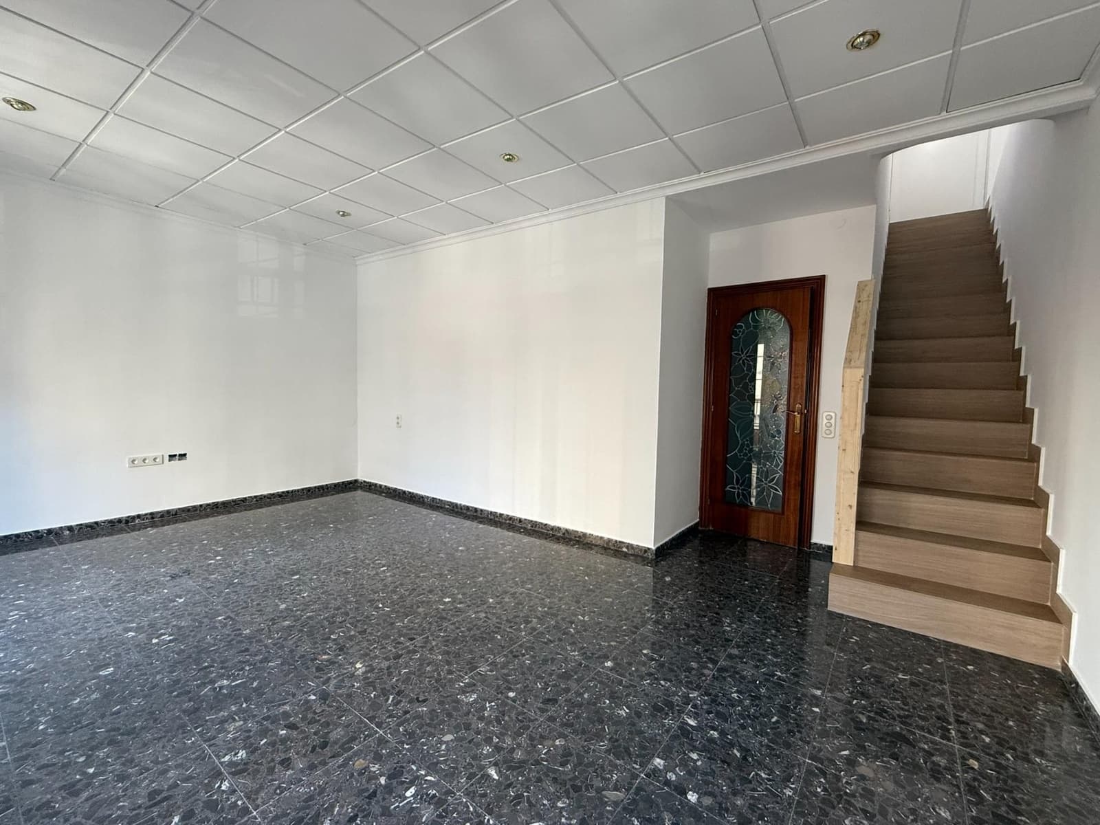 Apartamento de 7 habitaciones en Elche / Elx en venta - 219.000 € (Ref: 9353482)